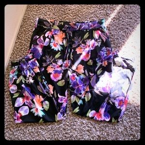 ❌NOT available❌🎀 women floral pants 🎀